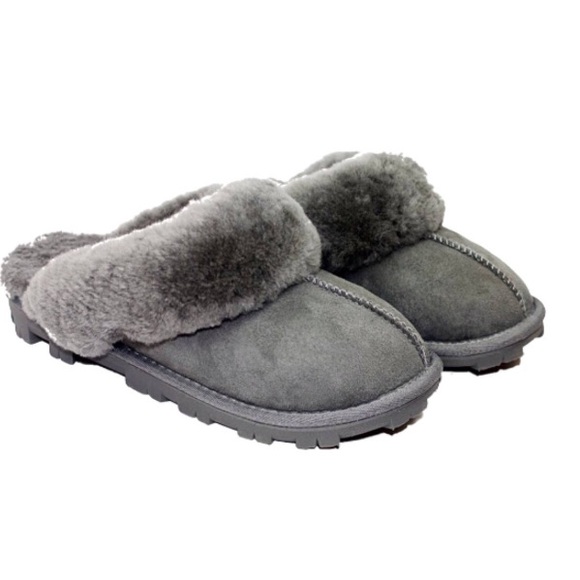 NEW Kirkland Signature Women’s Slippers - Picture 3 of 3